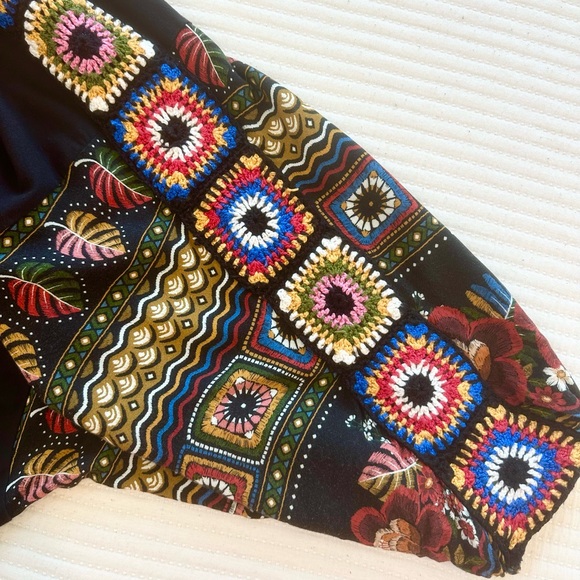 FARM Rio Graphic T-shirt Dress with Crochet Granny Square Balloon Sleeves - Picture 9 of 9